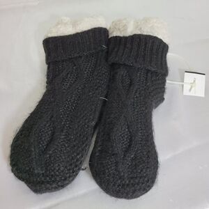1508  Black Sherpa Lined Slipper Socks NWT